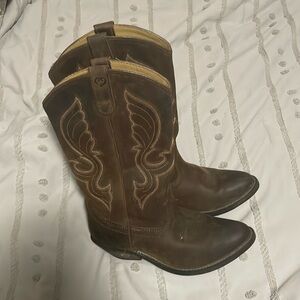 Shyanne boots size 7.5